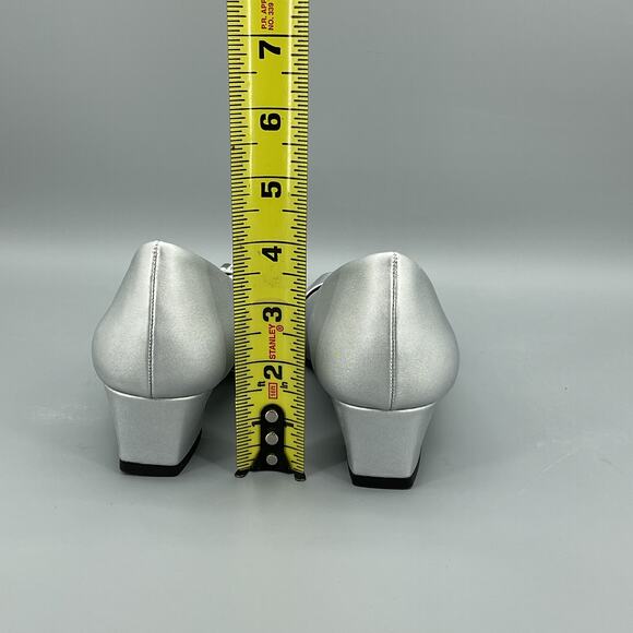 NEW Easy Street Women’s Eloise Pumps Silver Size 7N - Picture 4 of 10